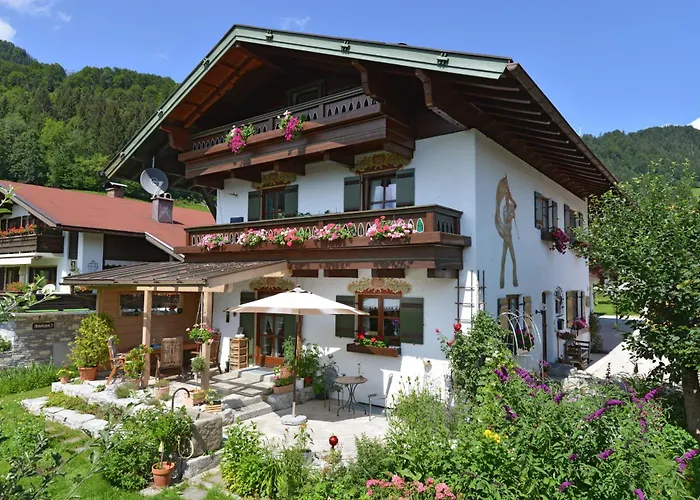 Daire Gaestehaus Petersen Reit im Winkl